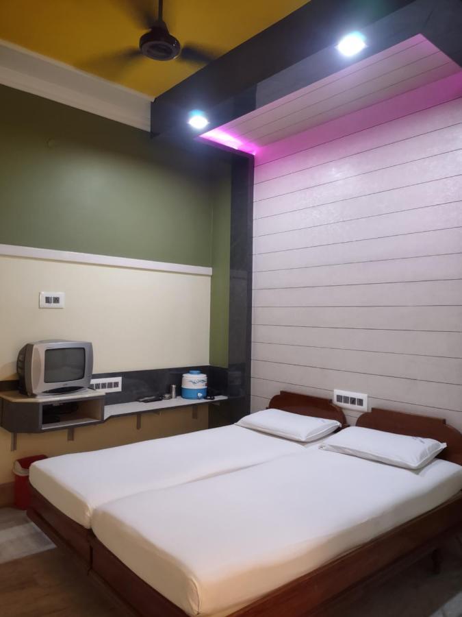Krishna Lodge Tiruchirappalli Dış mekan fotoğraf