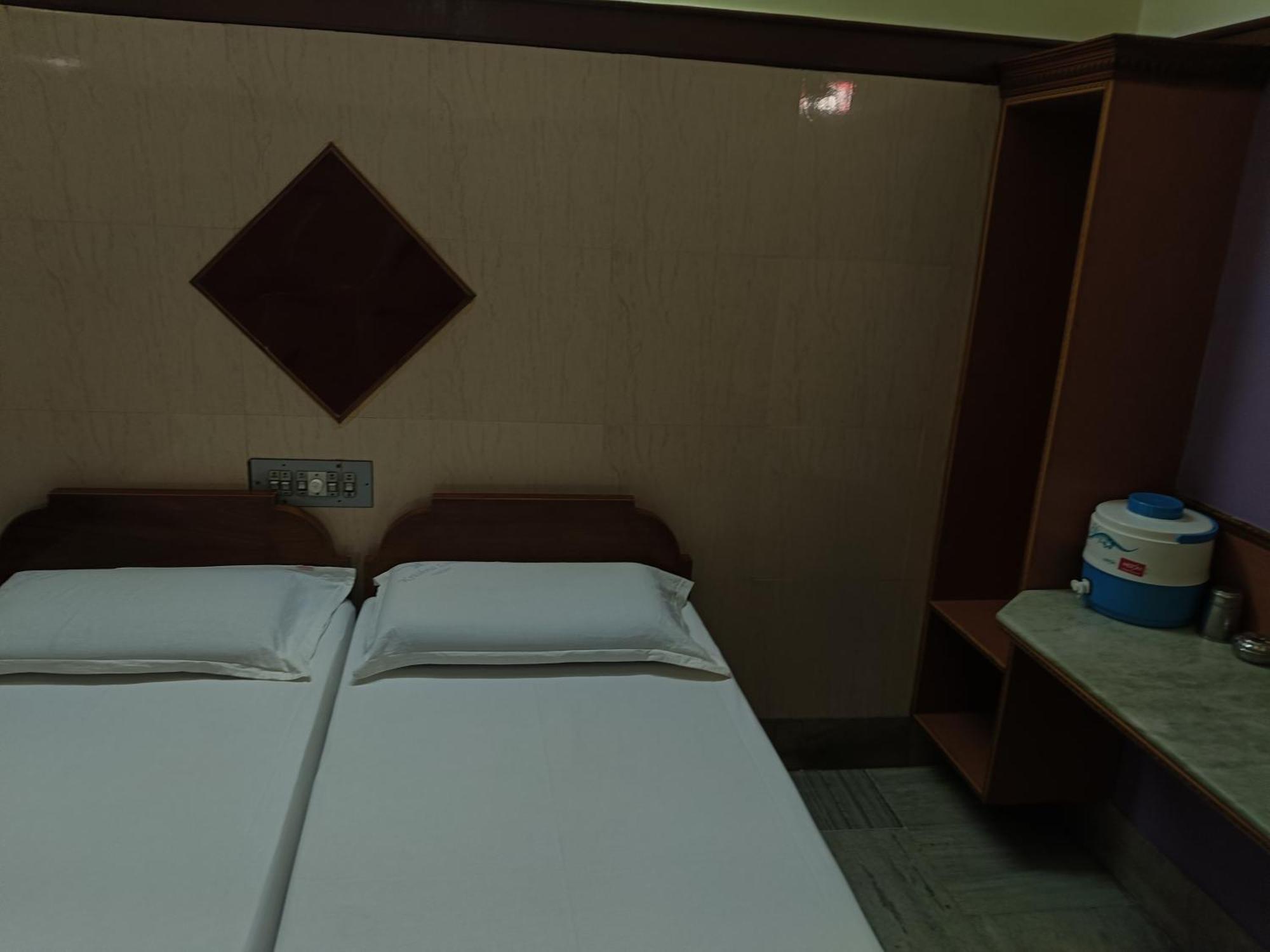 Krishna Lodge Tiruchirappalli Dış mekan fotoğraf