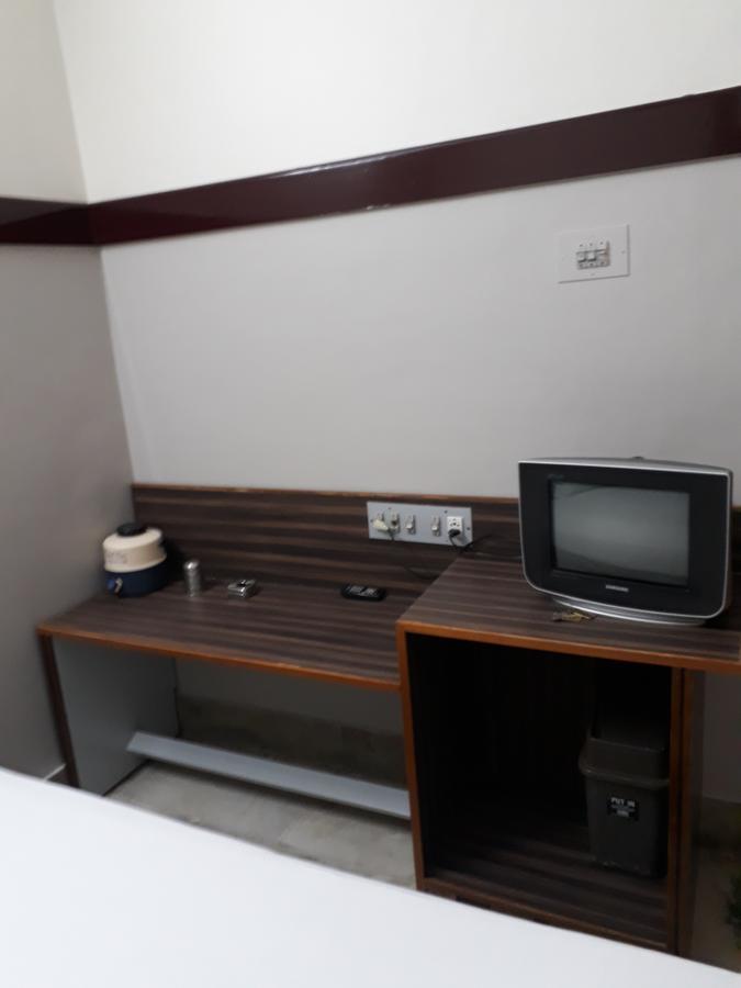 Krishna Lodge Tiruchirappalli Dış mekan fotoğraf