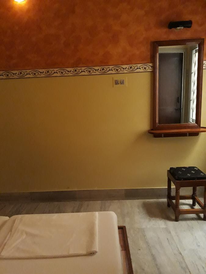 Krishna Lodge Tiruchirappalli Dış mekan fotoğraf