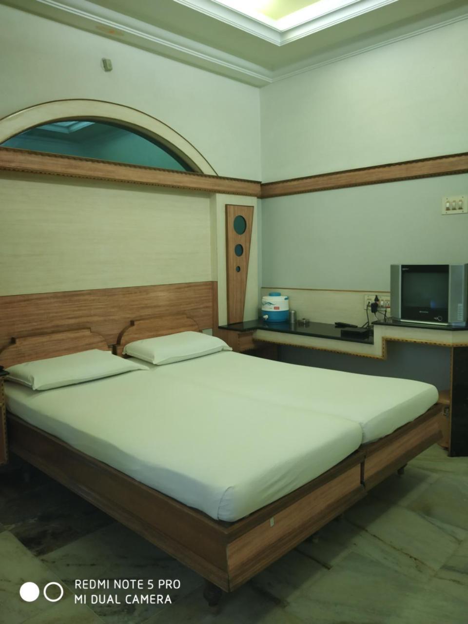 Krishna Lodge Tiruchirappalli Dış mekan fotoğraf