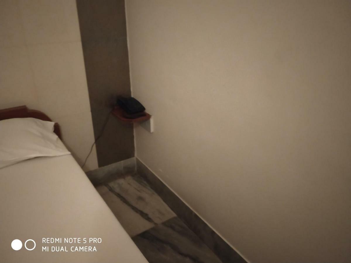 Krishna Lodge Tiruchirappalli Dış mekan fotoğraf