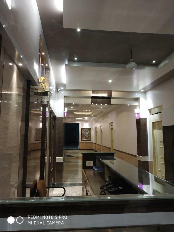Krishna Lodge Tiruchirappalli Dış mekan fotoğraf