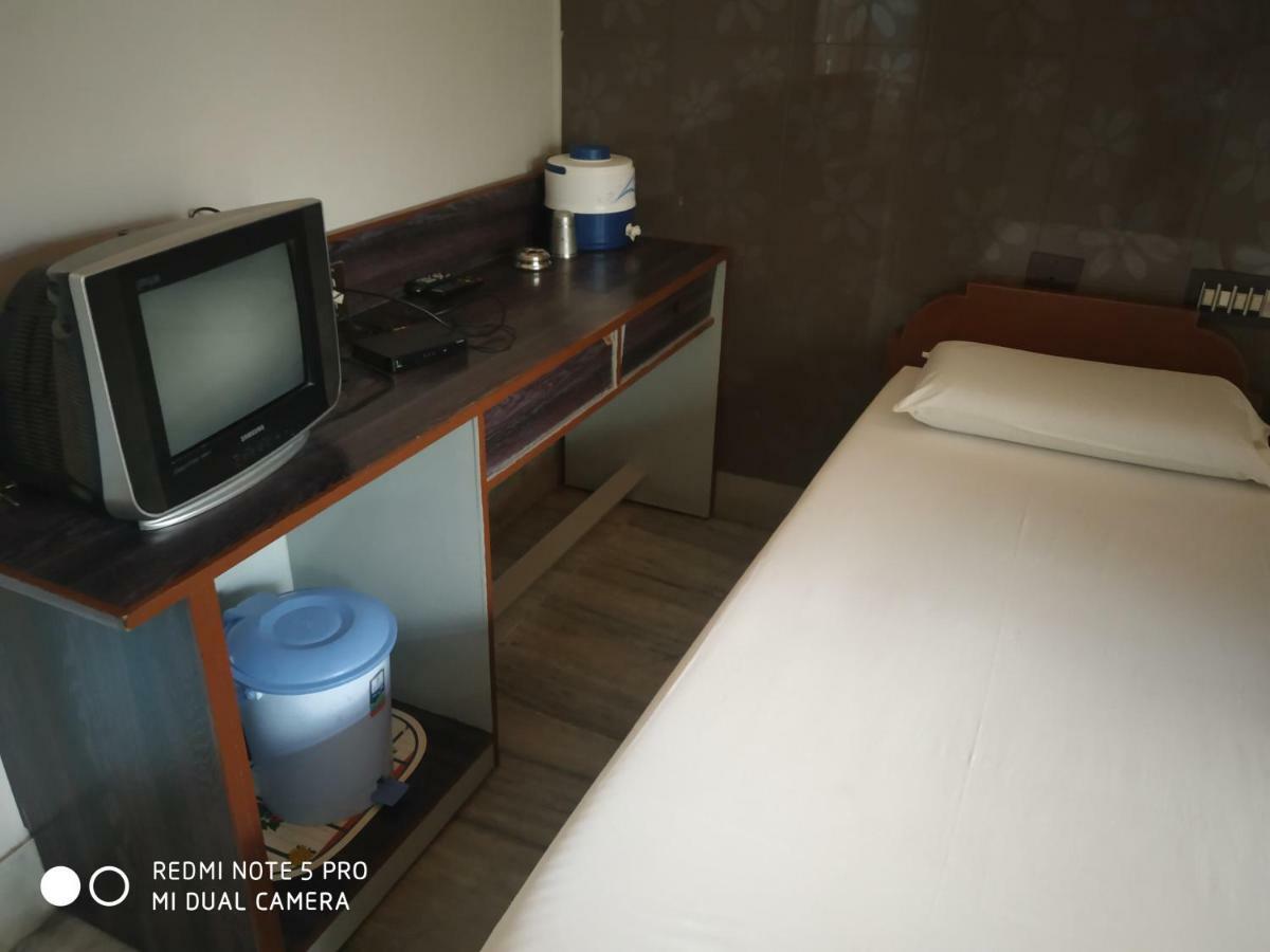 Krishna Lodge Tiruchirappalli Dış mekan fotoğraf