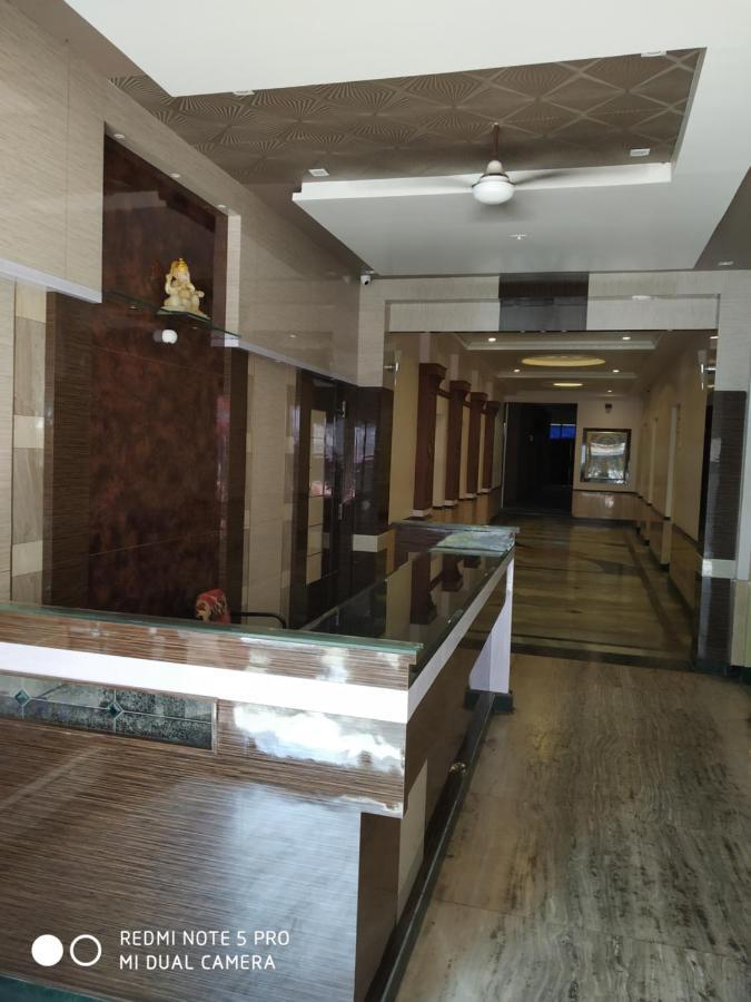 Krishna Lodge Tiruchirappalli Dış mekan fotoğraf
